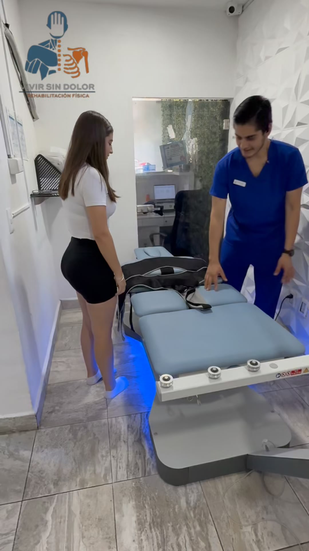 Vivir sin dolor - Rehabilitación Física Facebook ad: Adiós dolor de columna!
