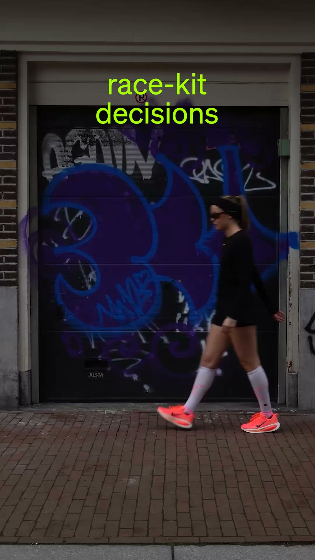 STOX Energy Socks Facebook ad: Voorkom blessures en spierpijn met STOX Energy Socks.