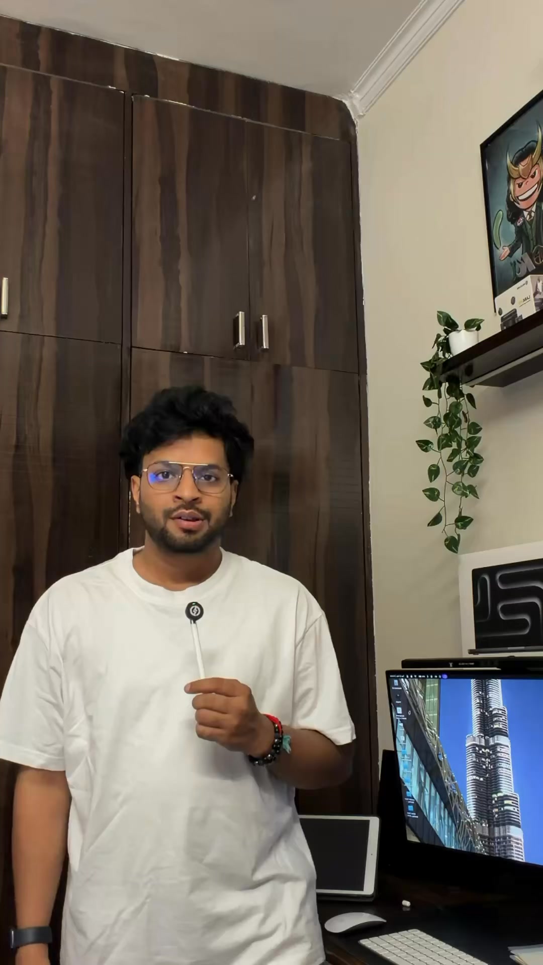 Arush Aggarwal Facebook ad: Sell Digital Products Without Showing Your Face