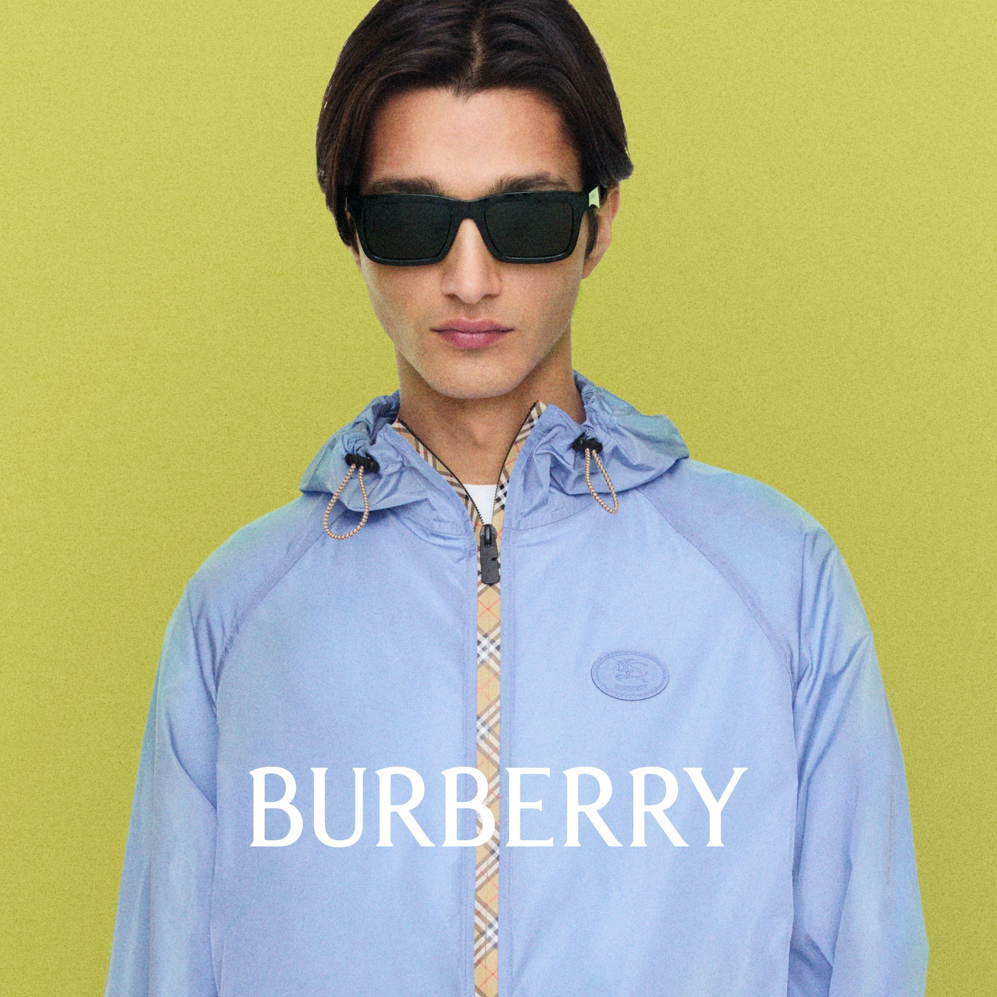 Burberry Facebook ad