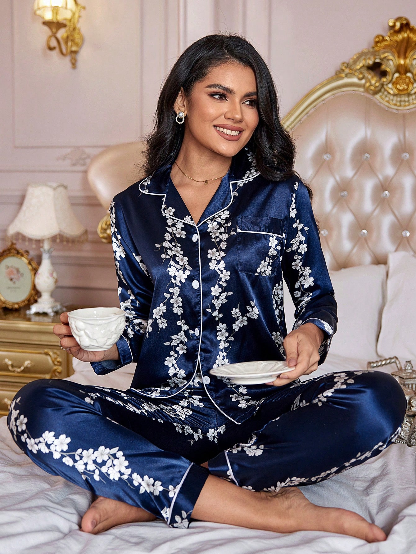 SHEIN Arabic Facebook ad: استرخِ بأناقة مع قطع ملابس الاسترخاء الناعمة والقابلة…