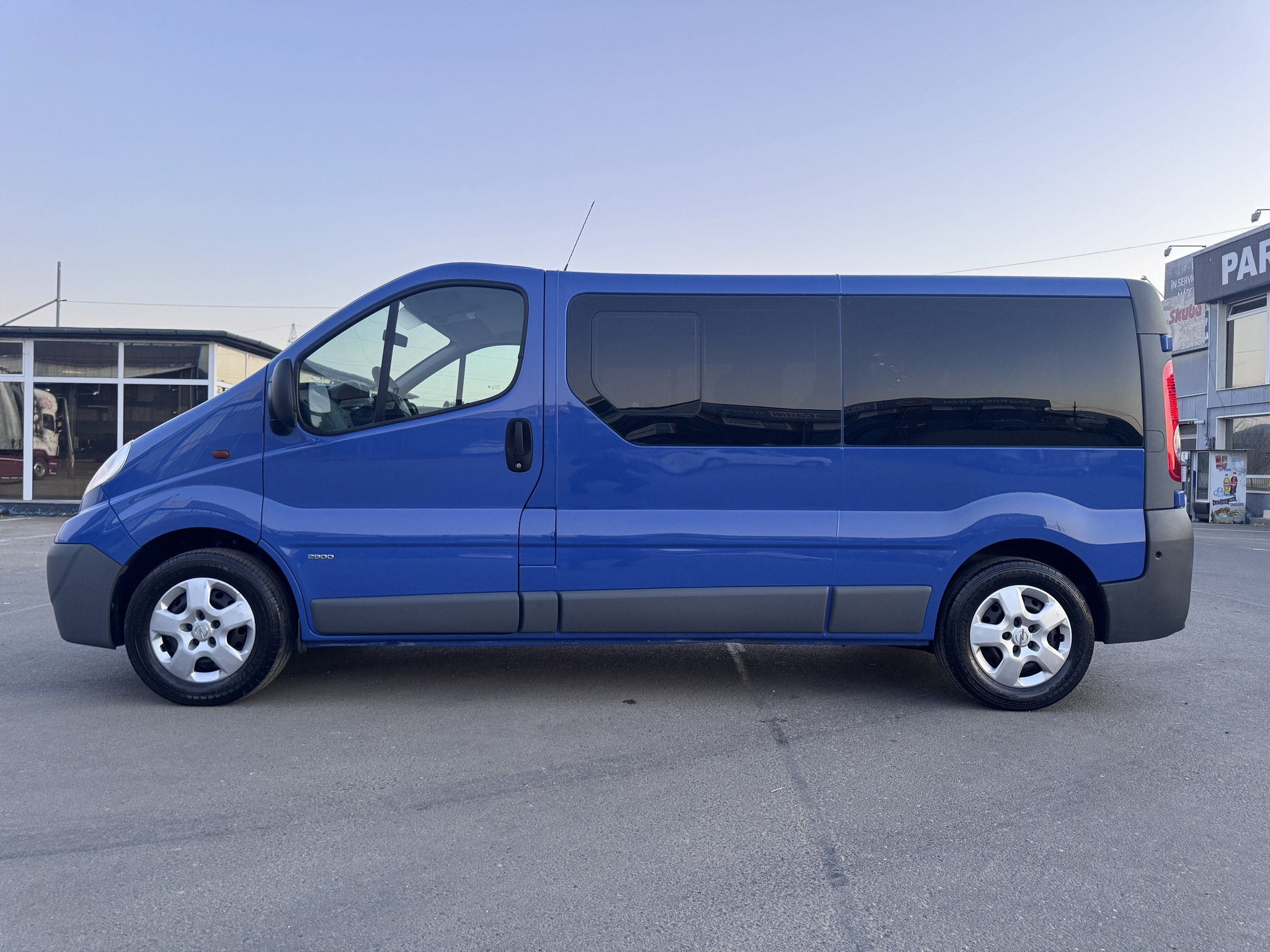 Ramcom Automobile Import Facebook ad: Opel Vivaro 2.0 CDTI