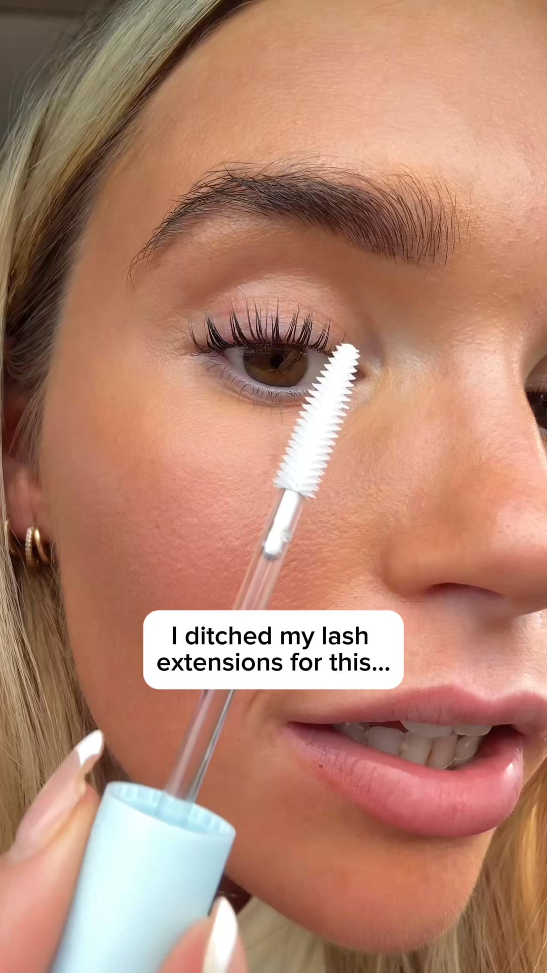 Lust Minerals Facebook ad: Fuller-Looking Lashes Start Here
