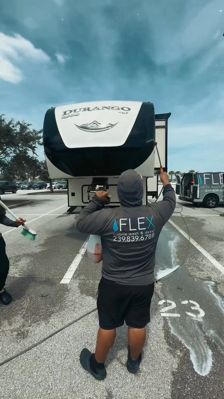 Flex Mobile Wash & Detail LLC Facebook ad: Professional RV Wash & Wax