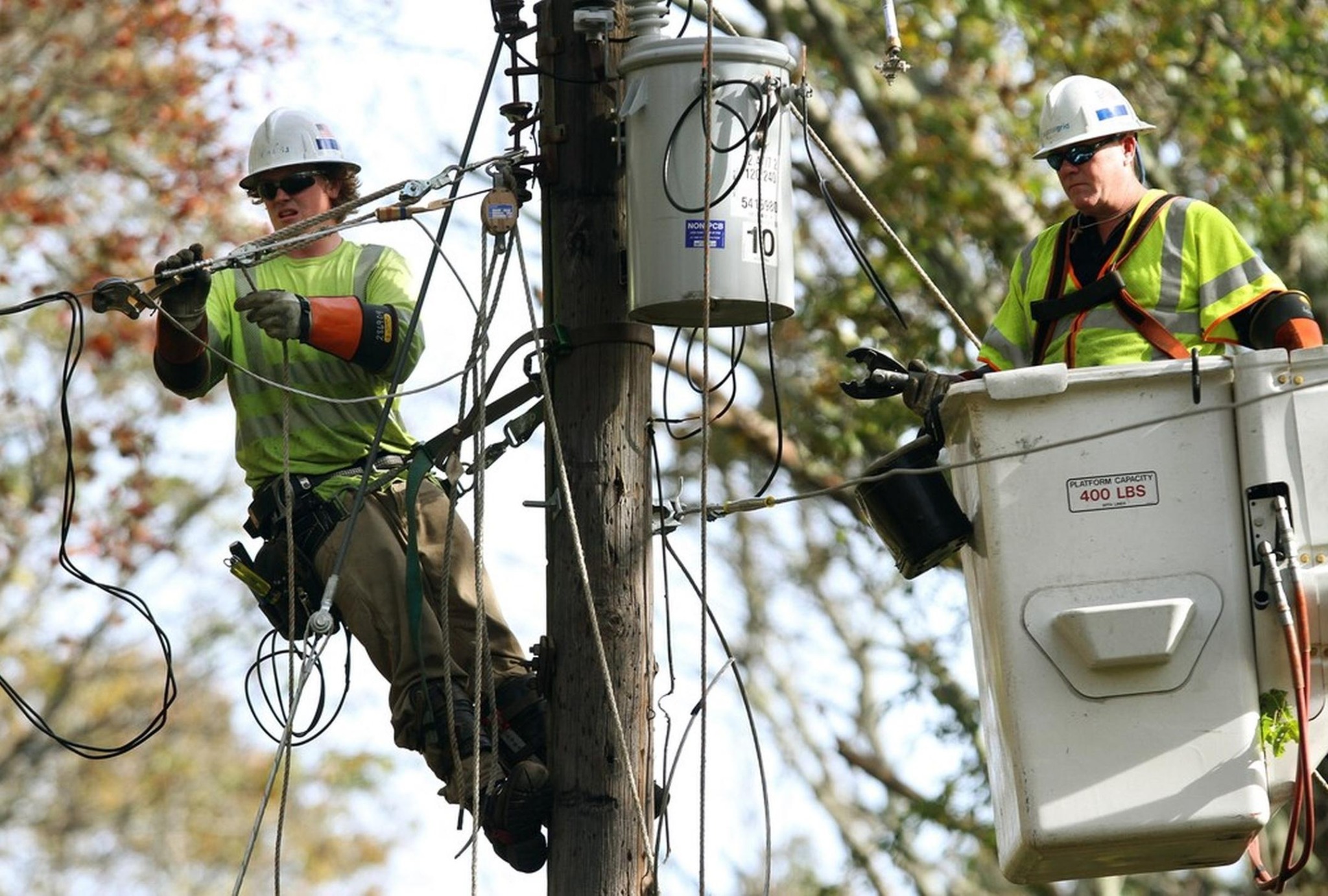 Maine Clean Energy Facebook ad: Electric Utility Changes in Maine to Close Window on Going…