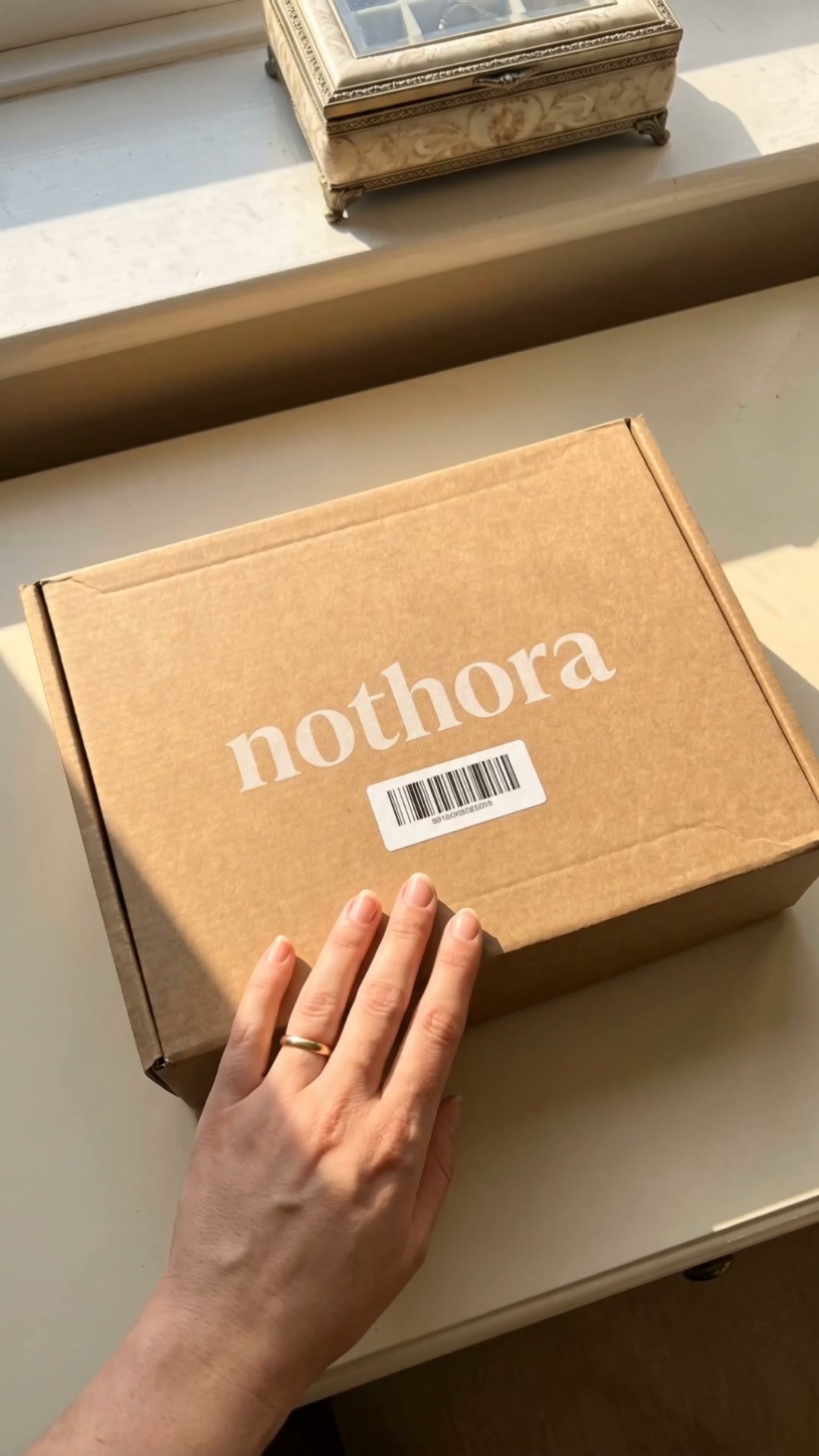 Nothora Facebook ad: Irresistibly Smooth Skin In Seconds