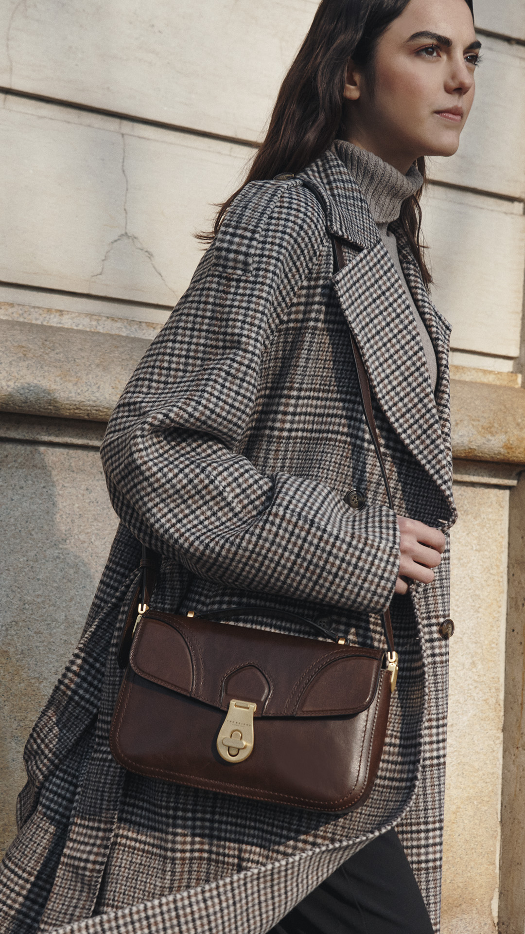 ELLE Facebook ad: Mia Crossbody Bags entdecken