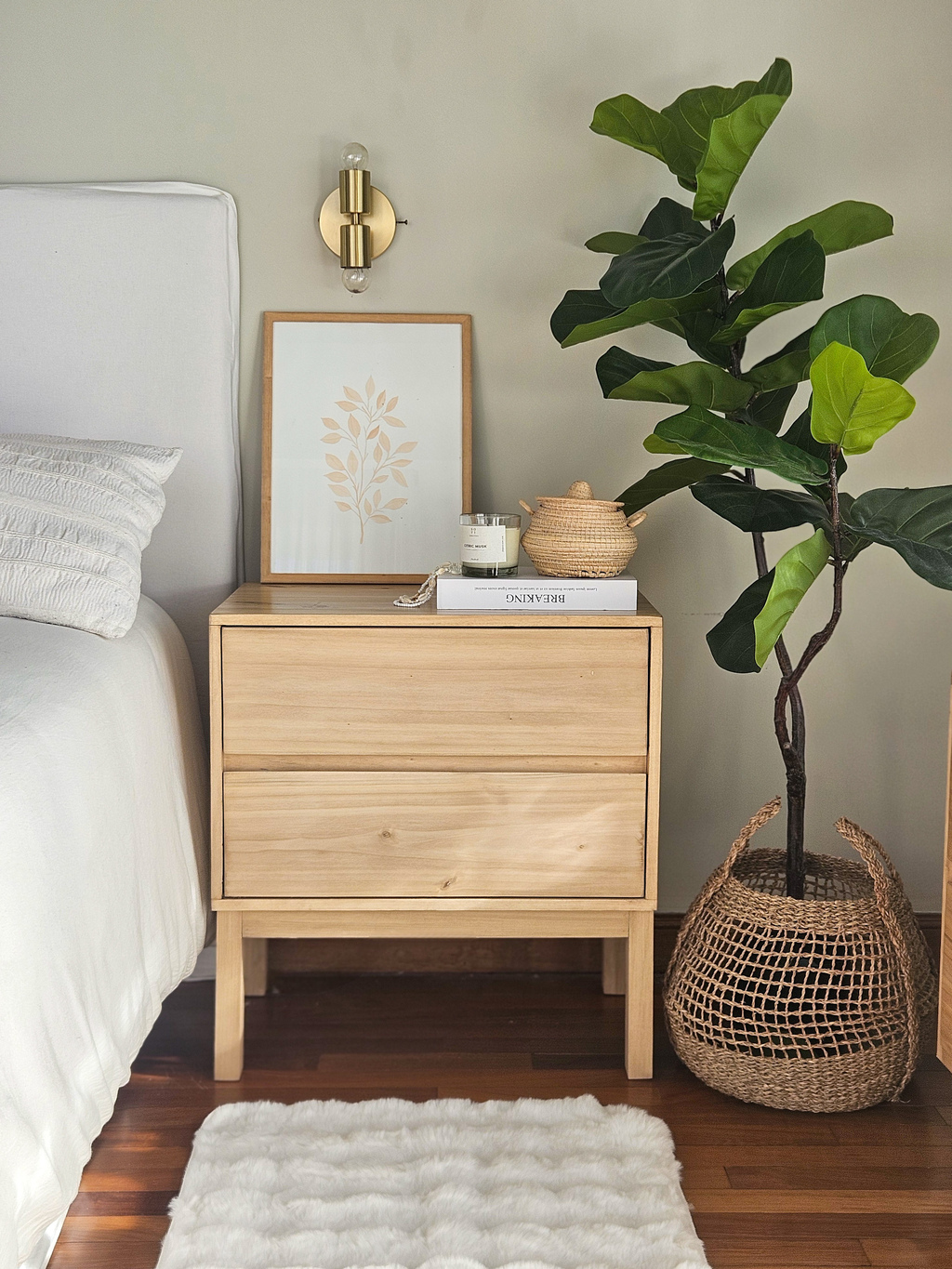 magnolias.deco Facebook ad: Si tu dormitorio se siente incompleto, puede ser…