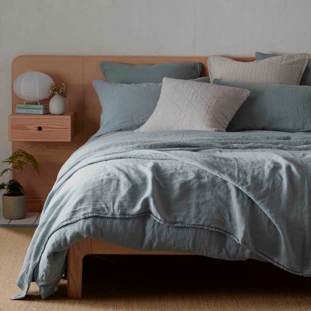 Secret Linen Store Facebook ad: Summer Sale Now On
