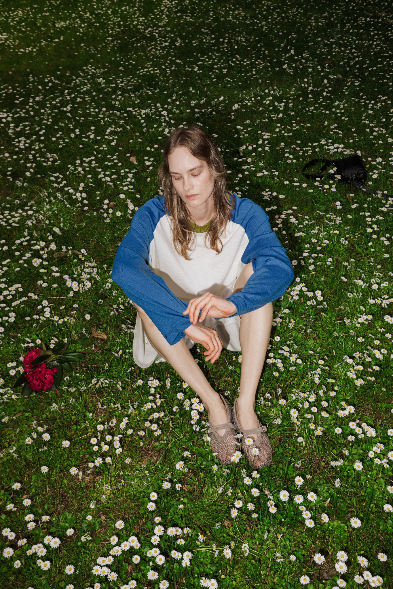 for lovers & trees Facebook ad: Receive lace scarf as a complimentary gift with…