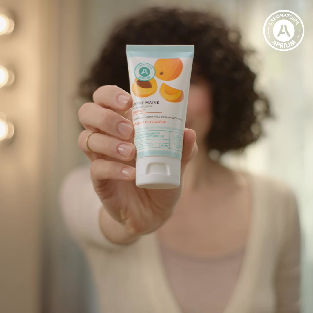 Aprium Pharmacie Facebook ad: Soins mains et lèvres Laboratoire Aprium