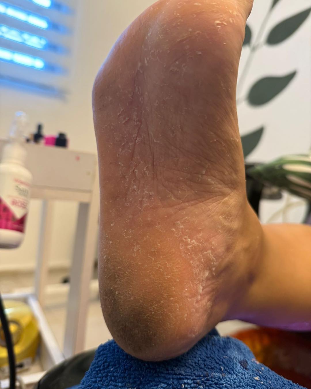 Gaia Nature Spa Facebook ad: Tus pies también merecen cuidado con un 𝙥𝙚𝙙𝙞𝙘𝙪𝙧𝙚…