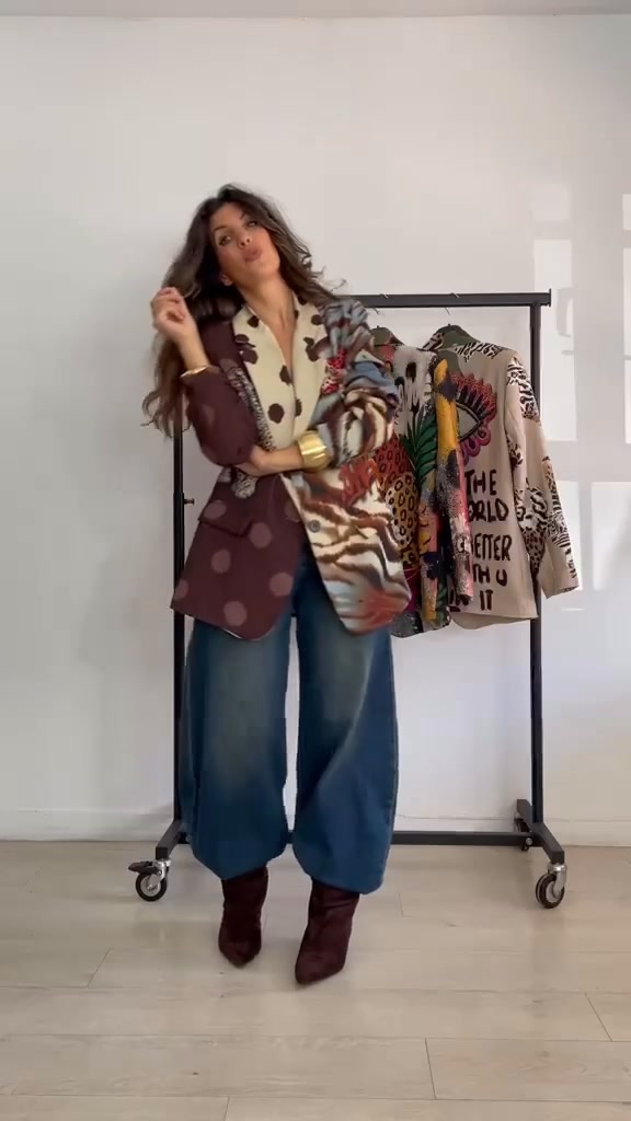 Civico 09 Facebook ad: BLAZER TOP