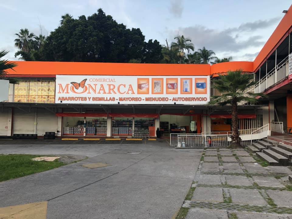 Comercial Monarca Facebook ad: Tienda de comestibles