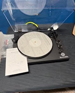 Mike Spalding Facebook ad: Retro Life Black Vinyl Turntable and cabinet