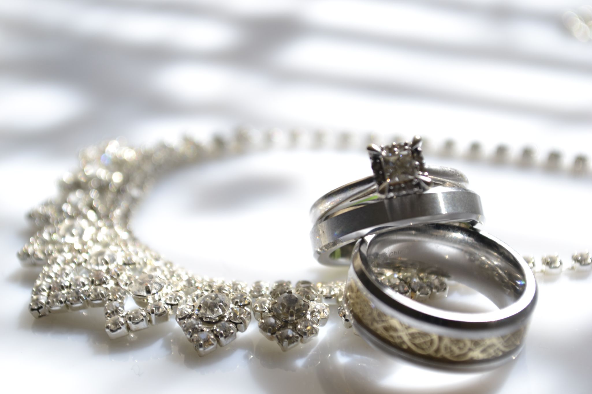 Abode Insurance Facebook ad: Ensuring your jewellery insurance shines when you need it…