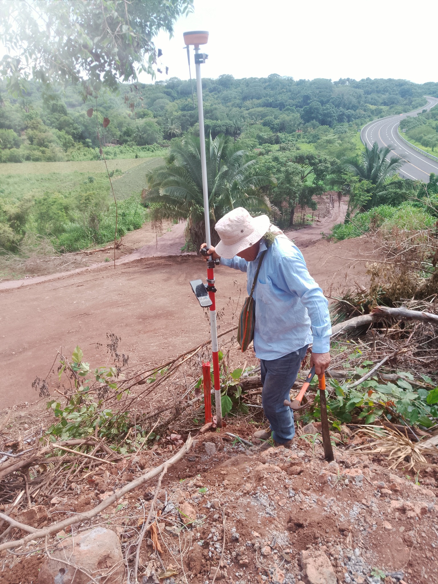 Terracerías Topografía Nayarit Facebook ad: Topógrafo Soluciones