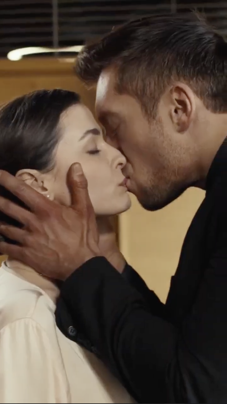 DramaShorts - Top Movies Facebook ad: Watch the full story