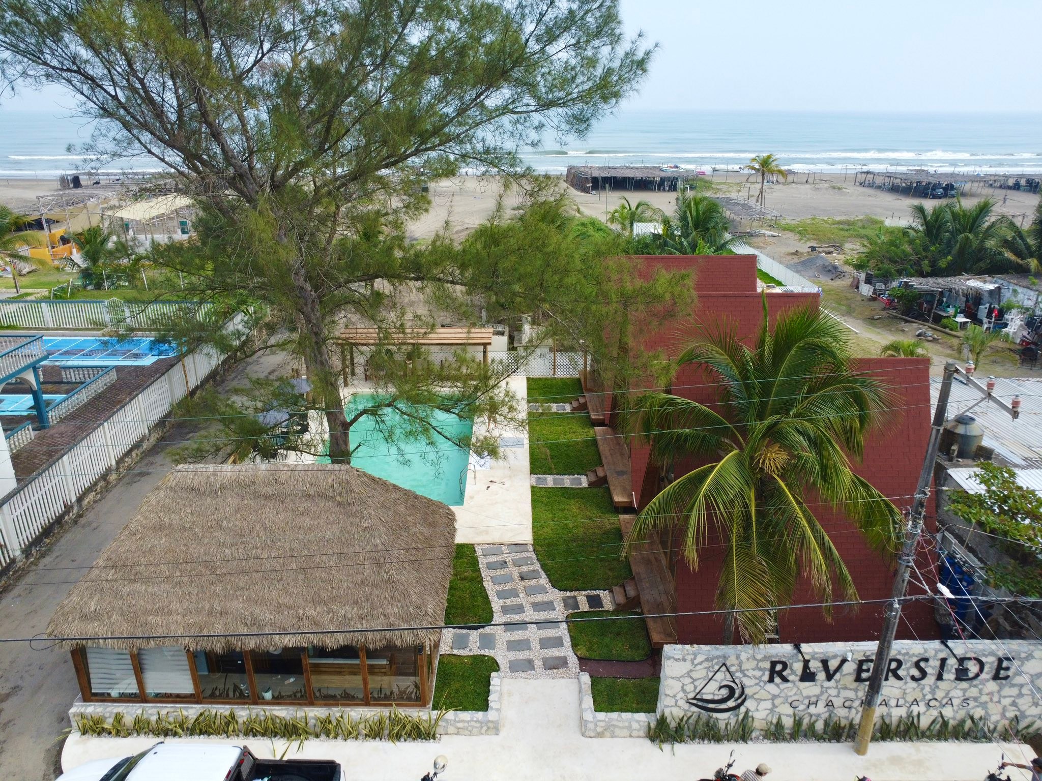 Riverside Chachalacas Facebook ad: Cabañas frente al mar en Playa de Chachalacas