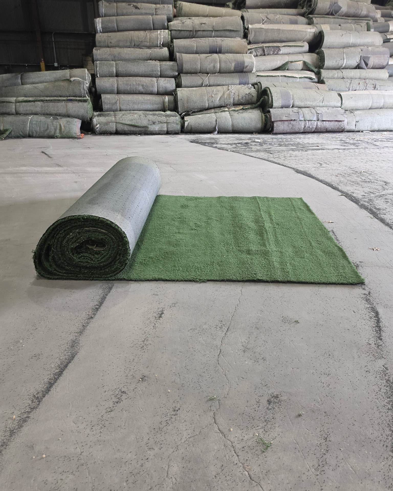 Ally Long Facebook ad: ALL GREEN NO LINE ARTIFICIAL GRASS - PLEASE READ…