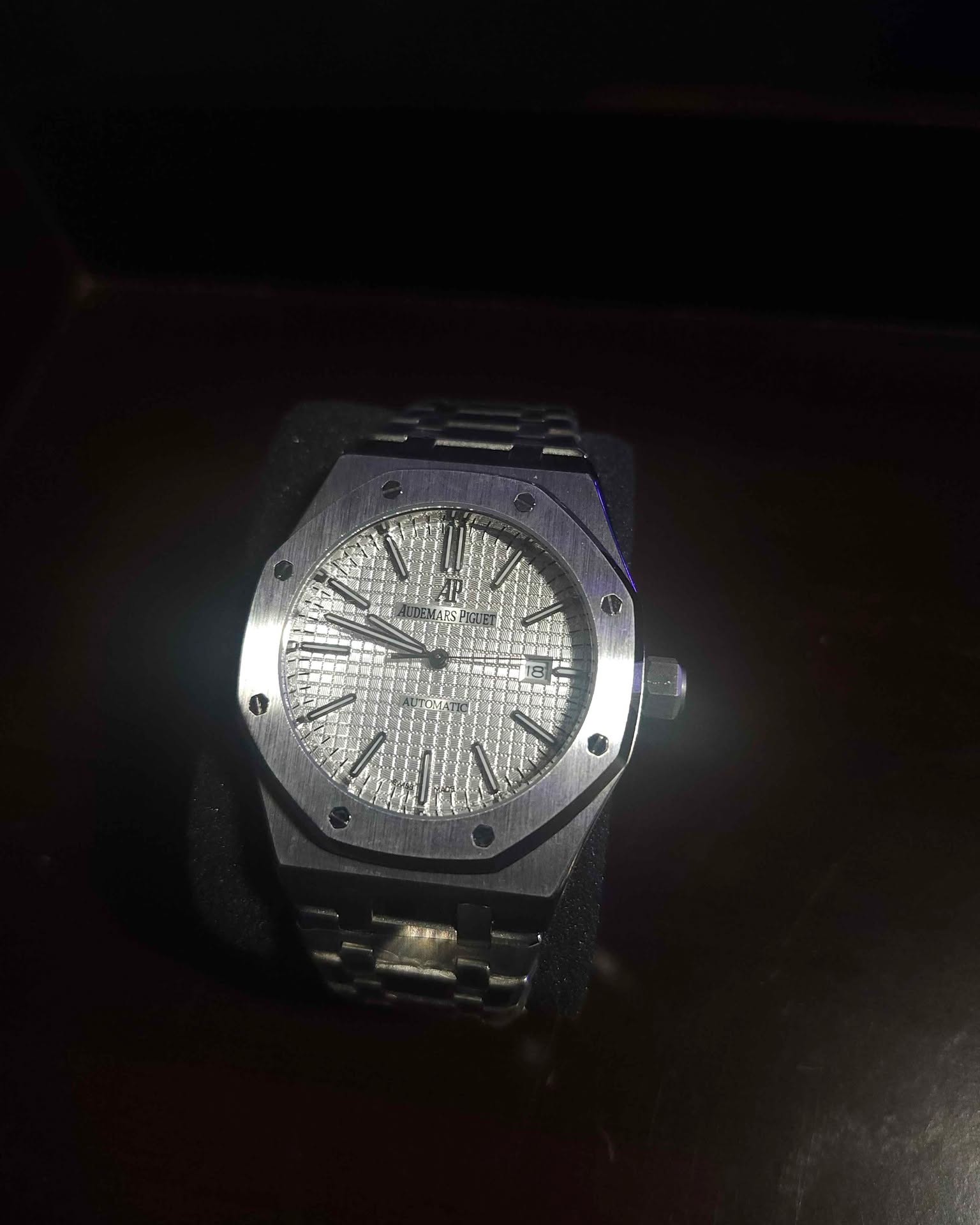 Katrina Nguyen Facebook ad: Automatic Watch