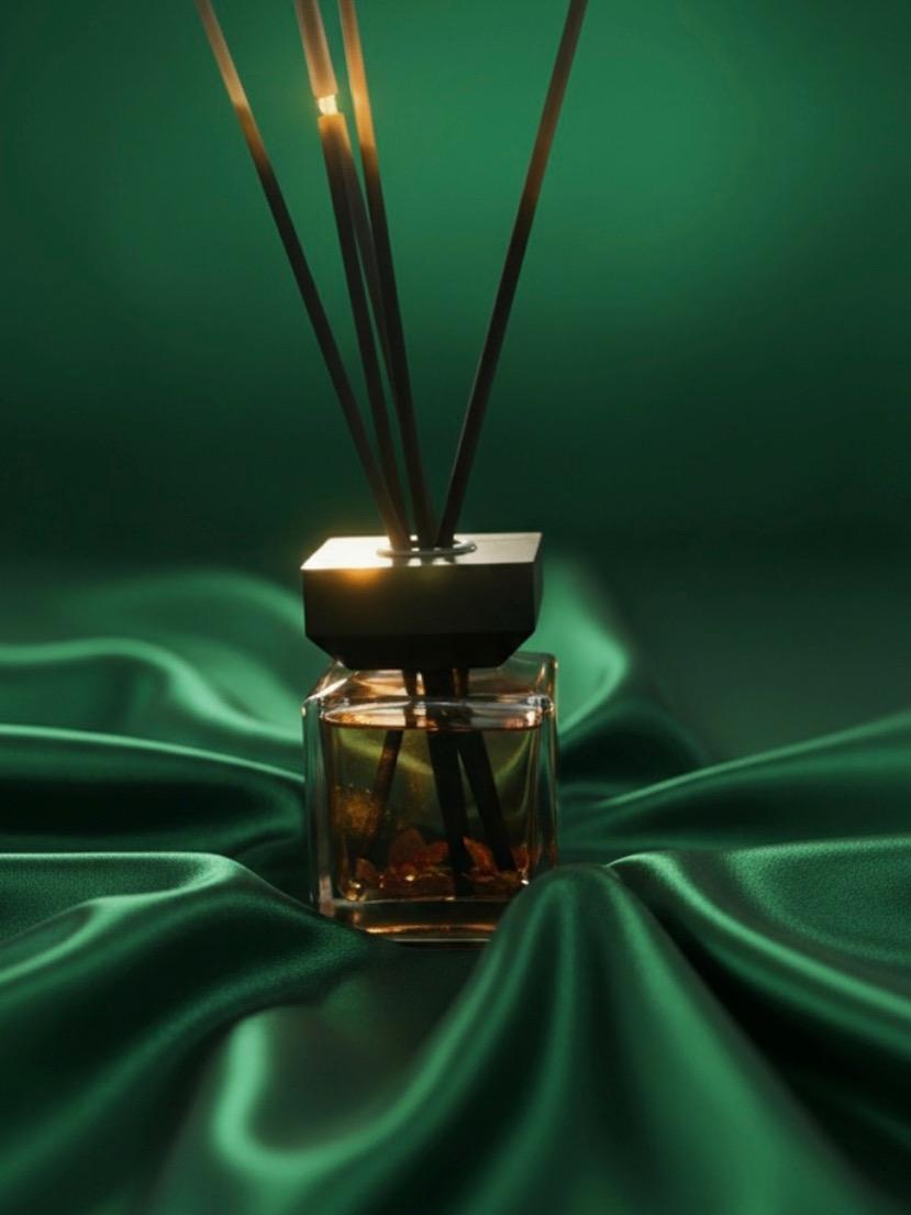 Vickys GIFTS Facebook ad: Reed Diffuser που γεμίζει τον χώρο με πολυτέλεια…