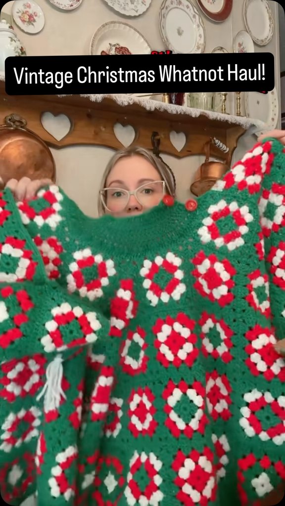 Whatnot Facebook ad: A mostly vintage Christmas whatnot haul!