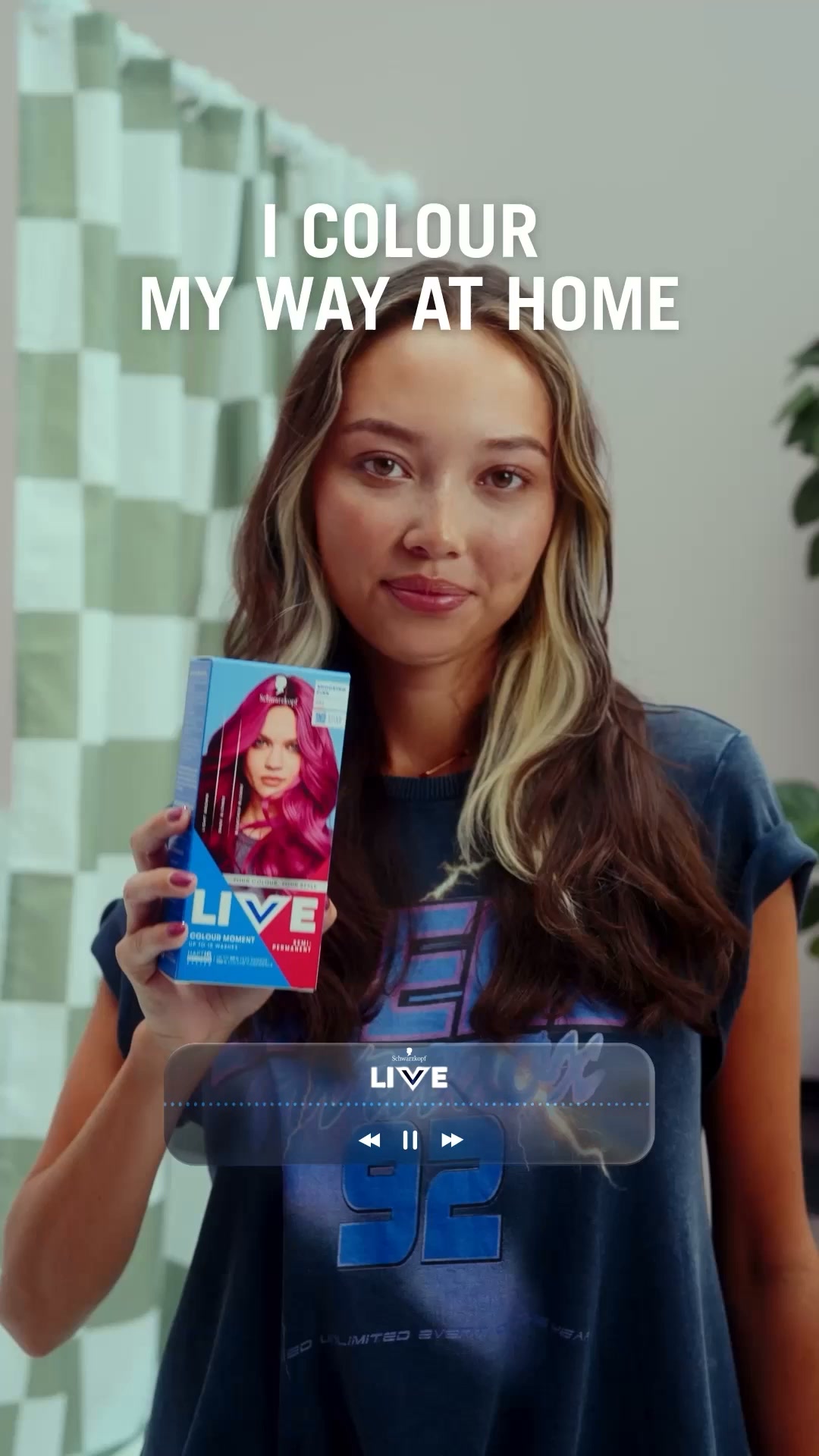 Schwarzkopf Facebook ad: LIVE semi-permanent