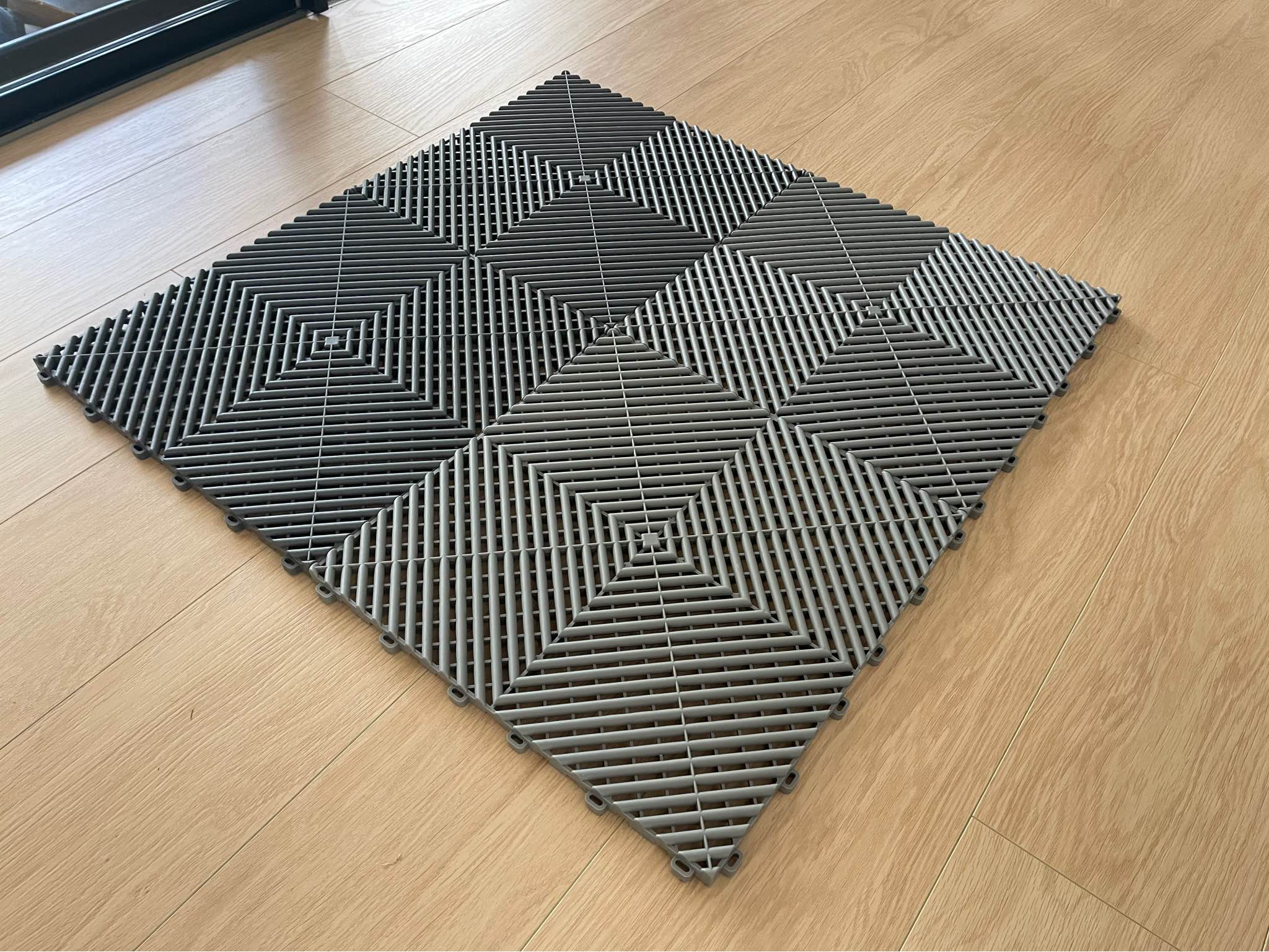 Warren Peace Facebook ad: Interlocking Garage Tiles