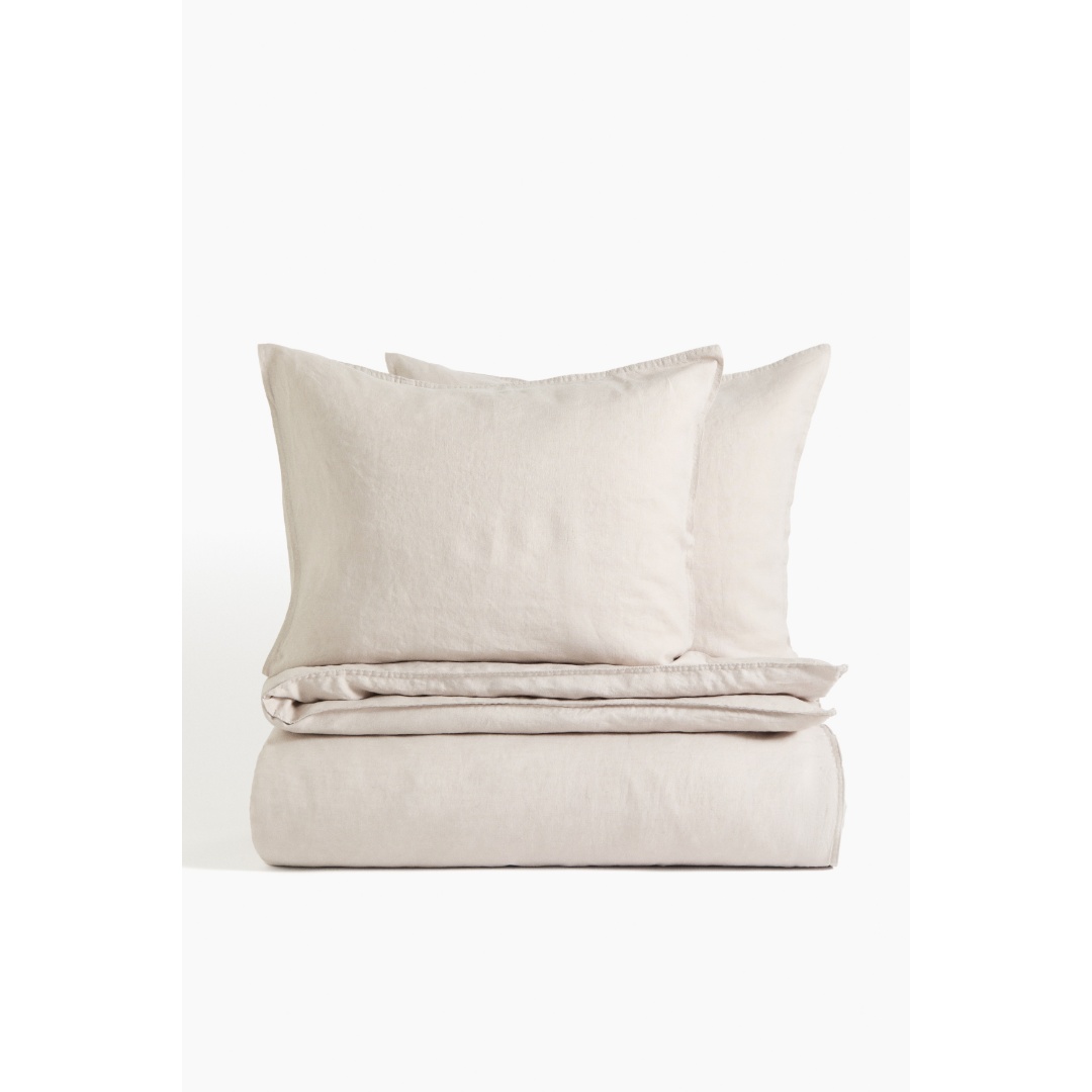 H&M HOME Facebook ad