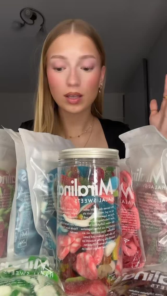 Miralina's Halal Sweets Facebook ad: Gibt’s überhaupt was leckeres als @miralina.halalsweets?