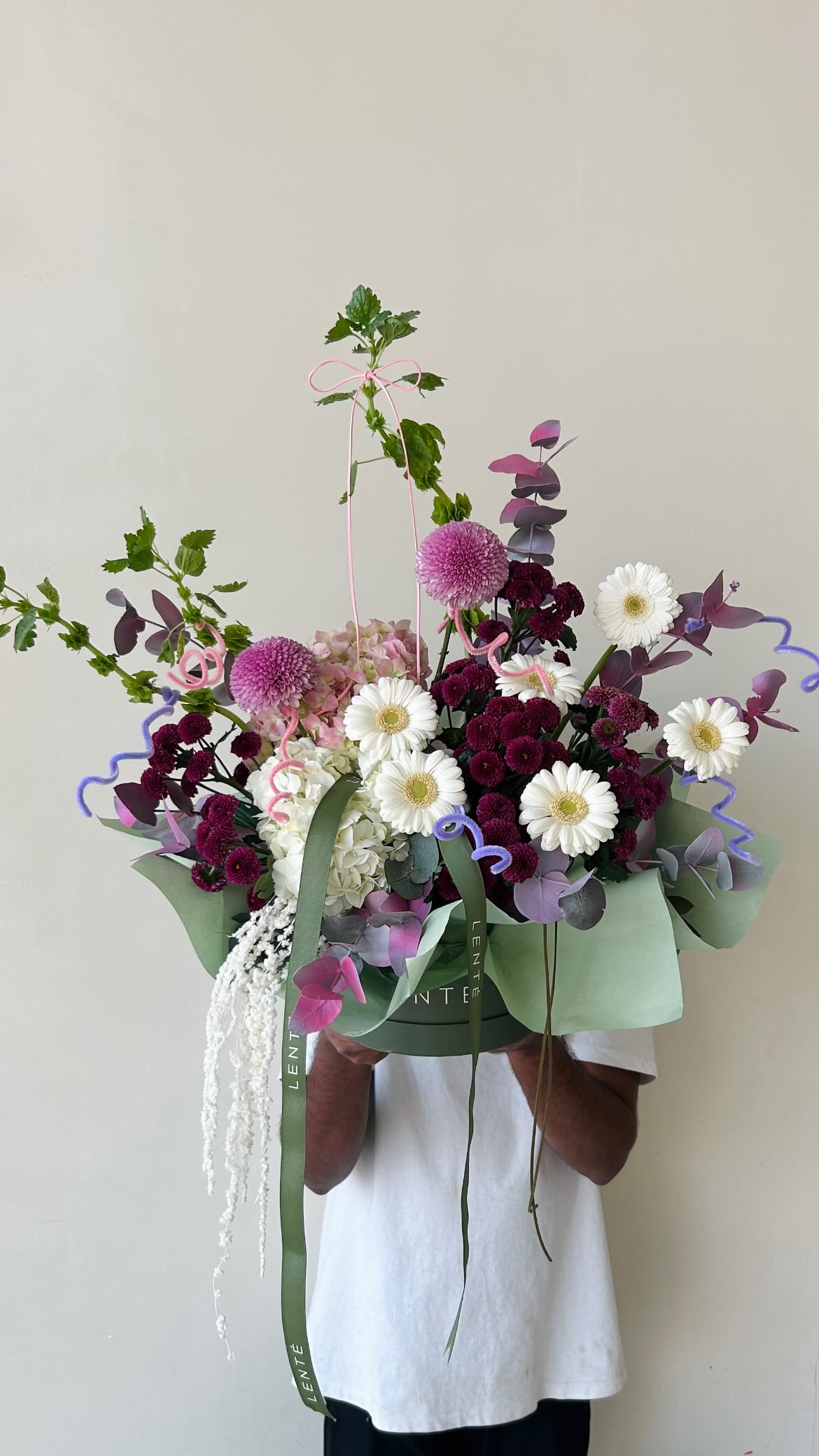 lente.qa Facebook ad: Lente Flower Shop | Instagram, TikTok | Linktree