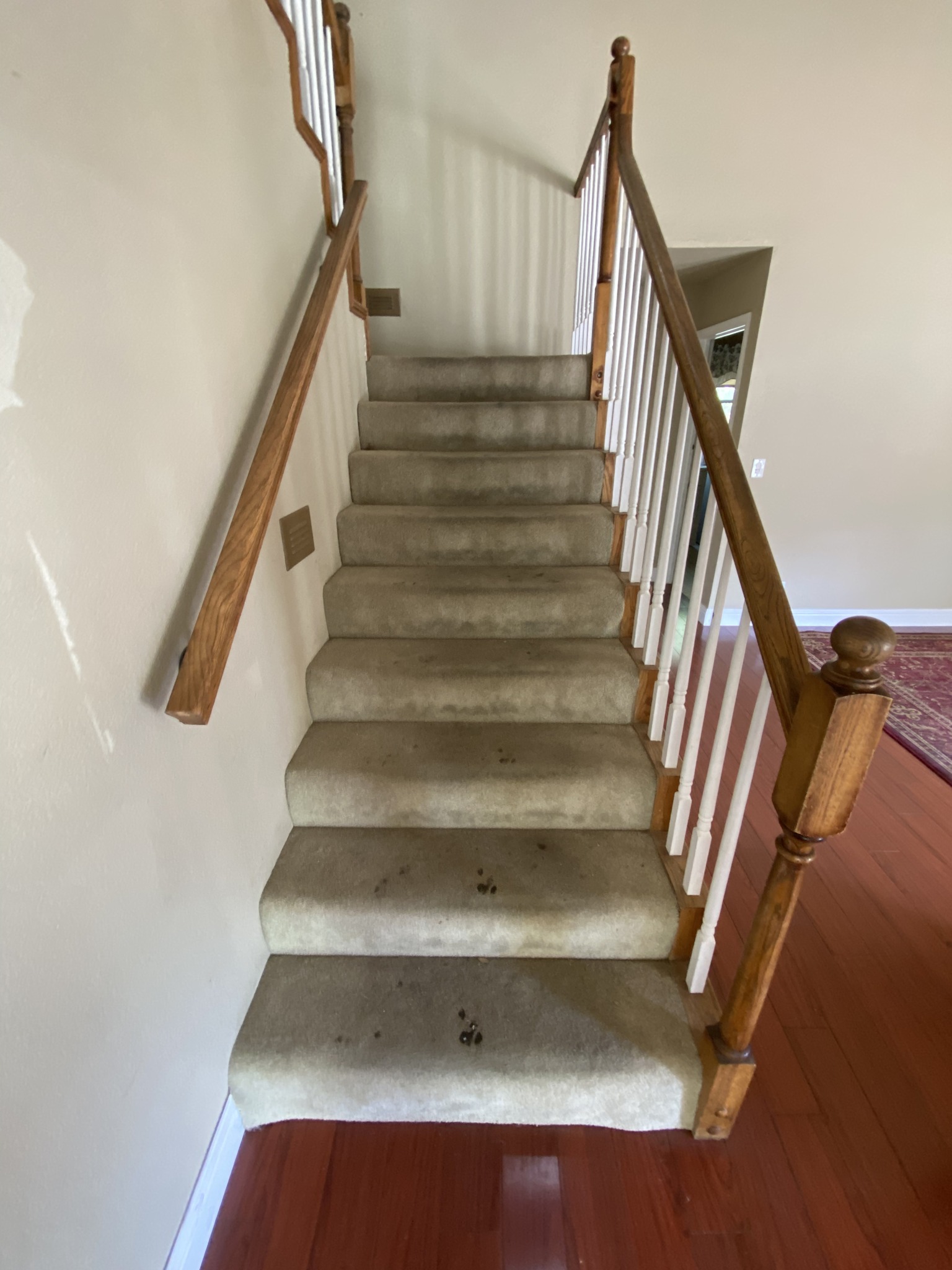Amarteplus.Flooring Facebook ad: From old carpet to a clean, modern staircase