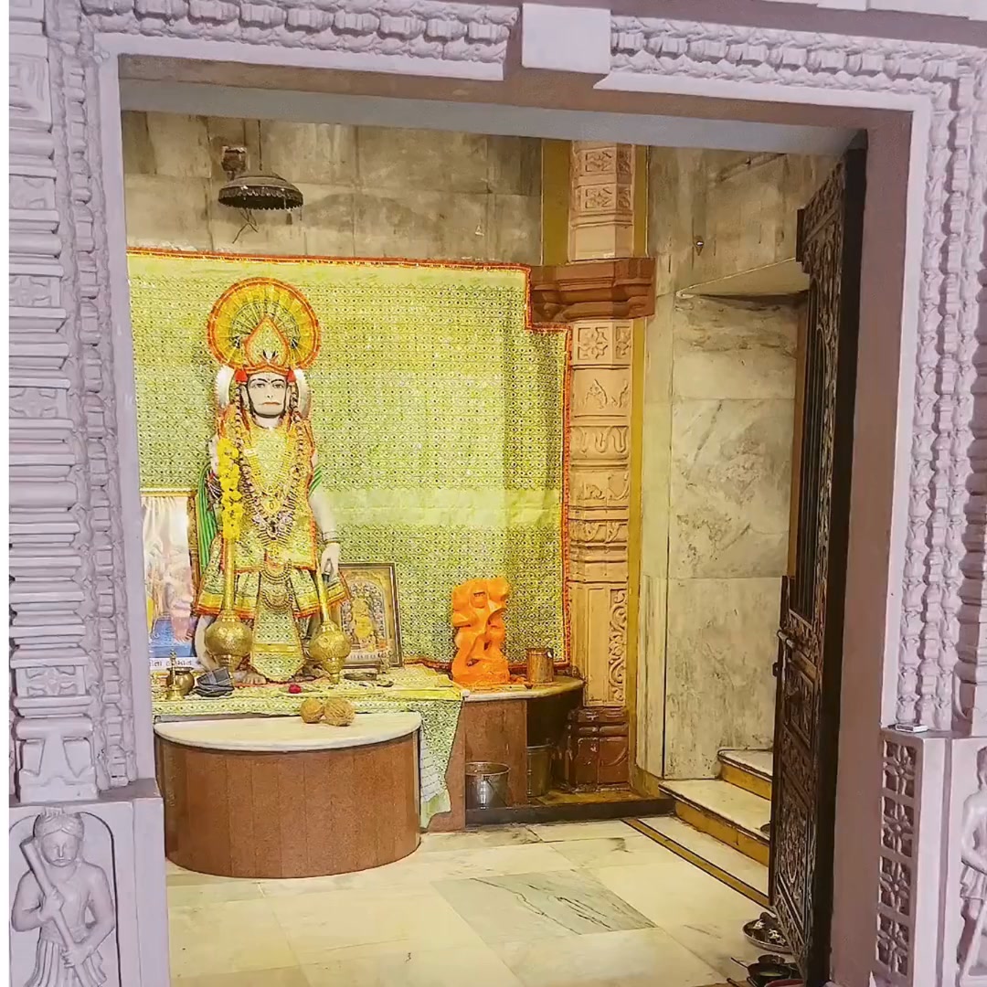 Ask Ashwanijee: Psycho-Spiritual Expert Facebook ad: Learn Divine Guidance
