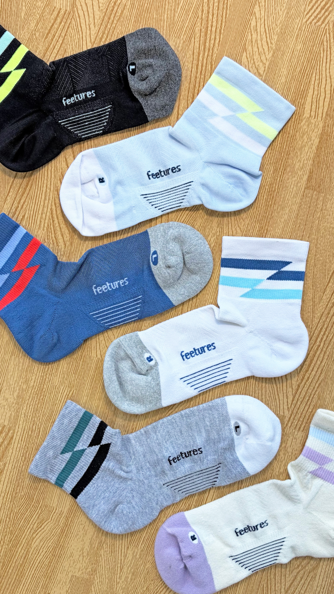 Feetures Facebook ad