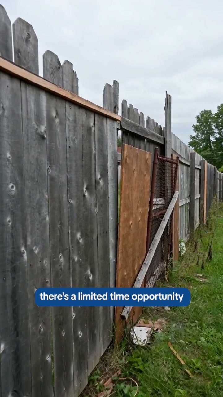 Revamp Fence & Deck Facebook ad: Seniors Save Thousands On A New Fence