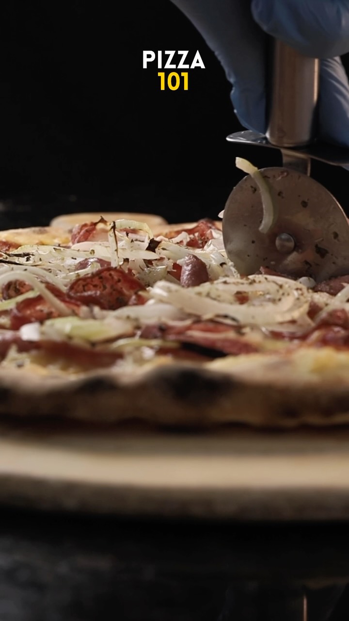 Pizza 101 Facebook ad: O forno já está na temperatura certa para…