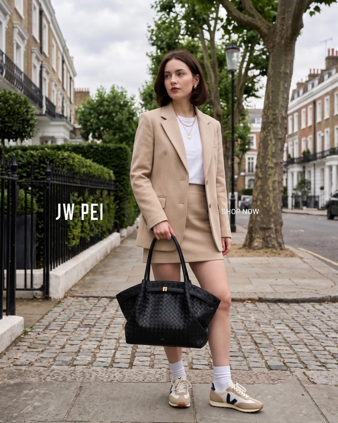 JW PEI FR Facebook ad: Collection Large Hana, E-SHOP OFFICIEL JW PEI FR