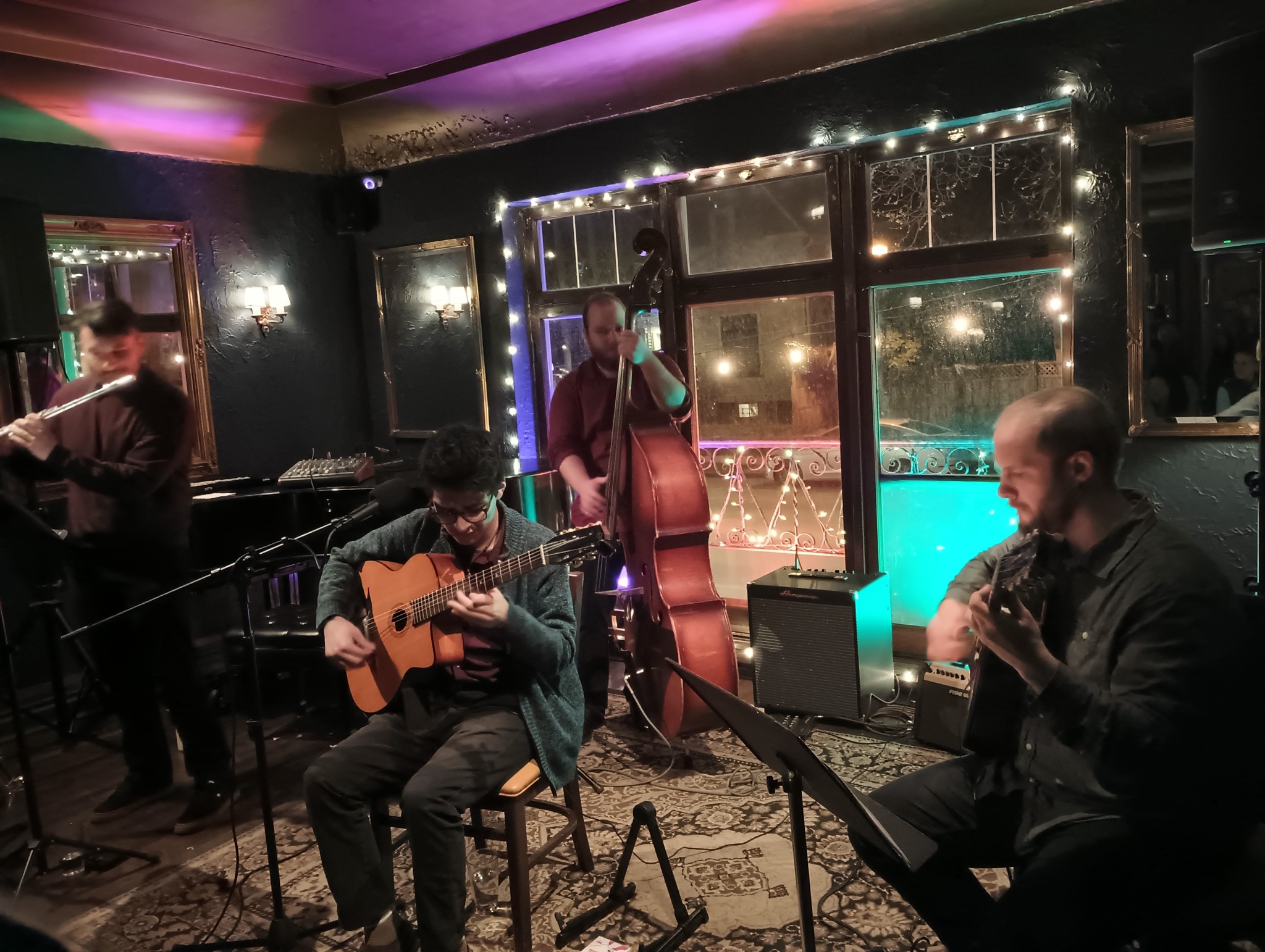 Vintage Guitar School Facebook ad: FREE Gypsy Jazz Guitar Lesson For Adults