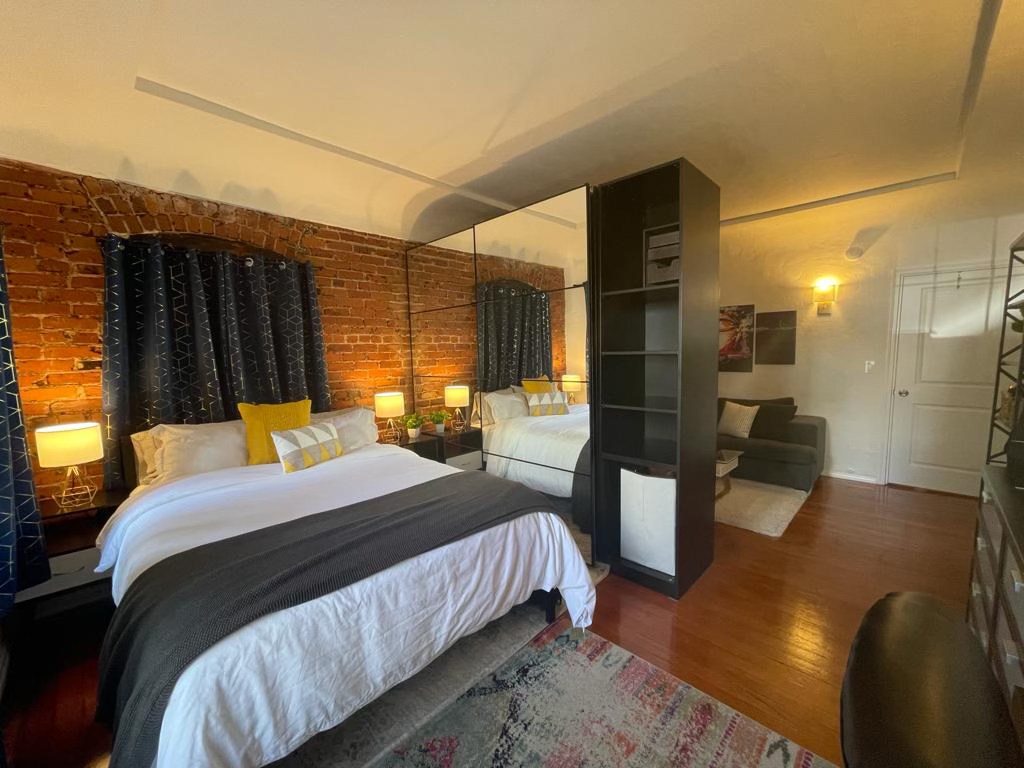 Stephen Taylors Facebook ad: Private Room For Rent