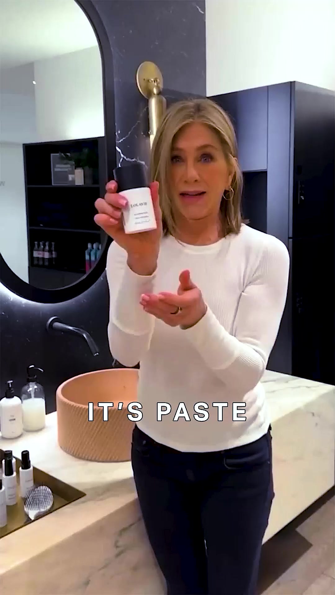 Jennifer Aniston Facebook ad: 20% OFF EVERYTHING