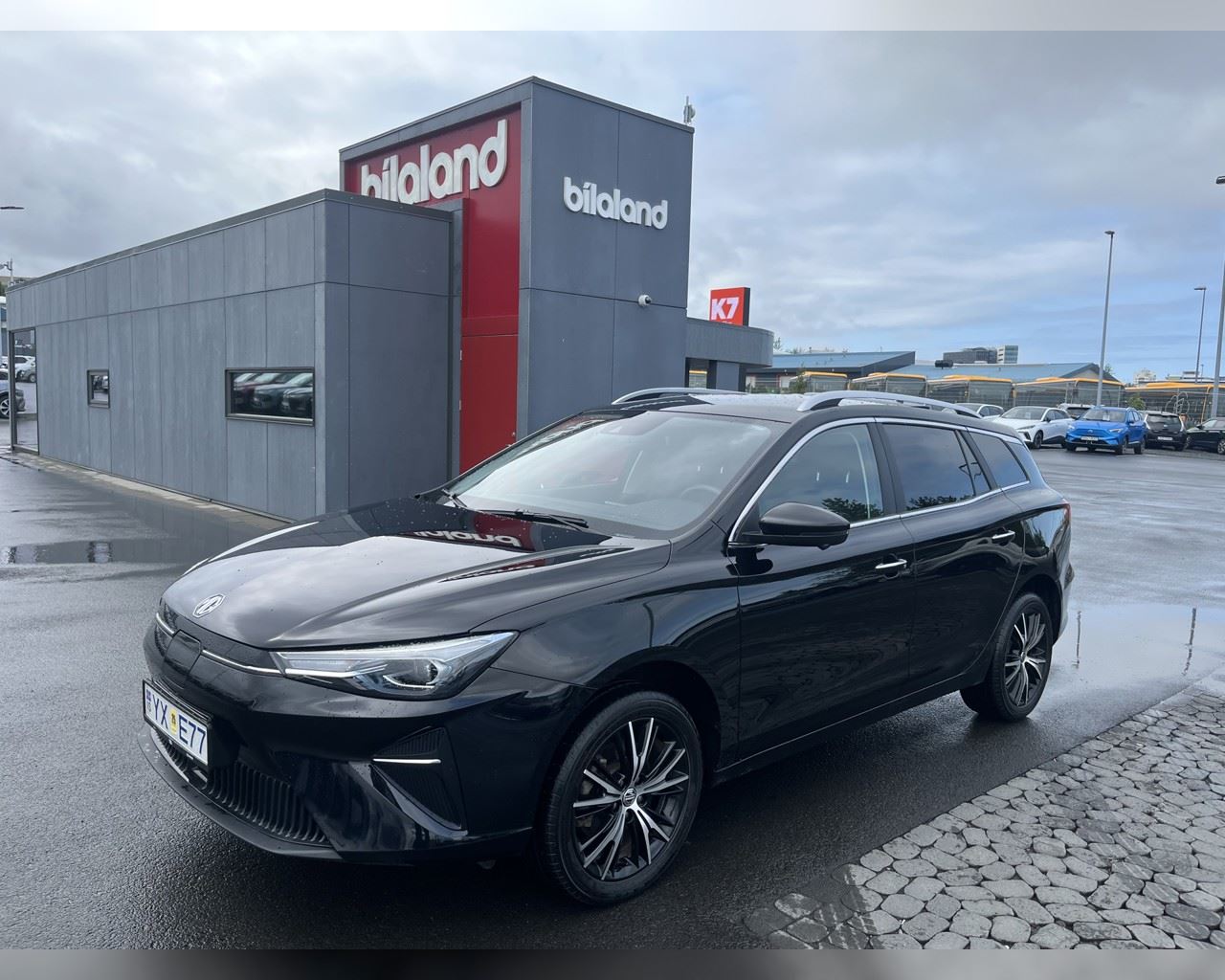 Bílaland - Notaðir bílar Facebook ad: Skoðaðu úrvalið af BL rafbílum sem eru á…