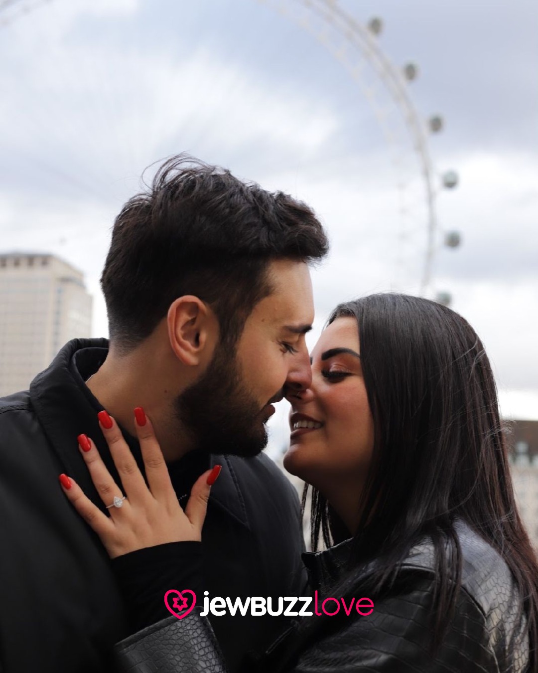 jewbuzz love Facebook ad: ILS SE SONT TROUVÉS… ET FIANCÉS GRÂCE À…