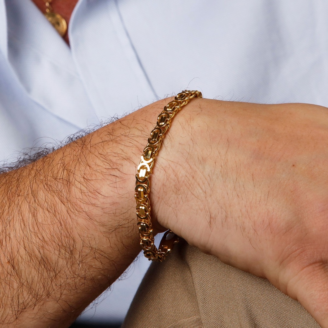 William May Jewellers Facebook ad