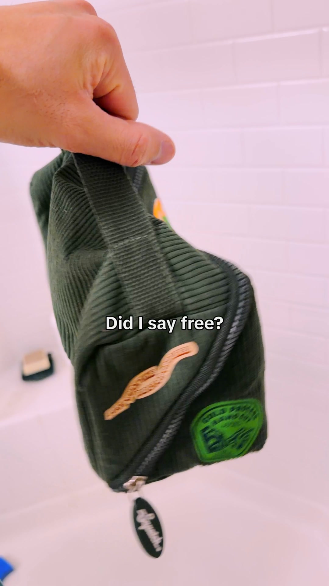 Dr. Squatch Facebook ad: FREE TOILETRY BAG + 38% OFF