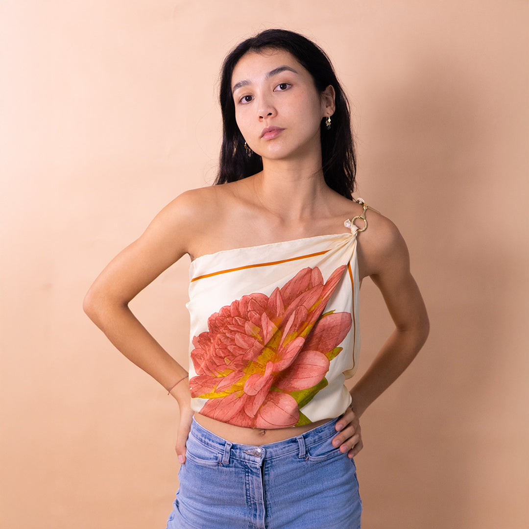 Botani Bloom Facebook ad: Sun on your skin.