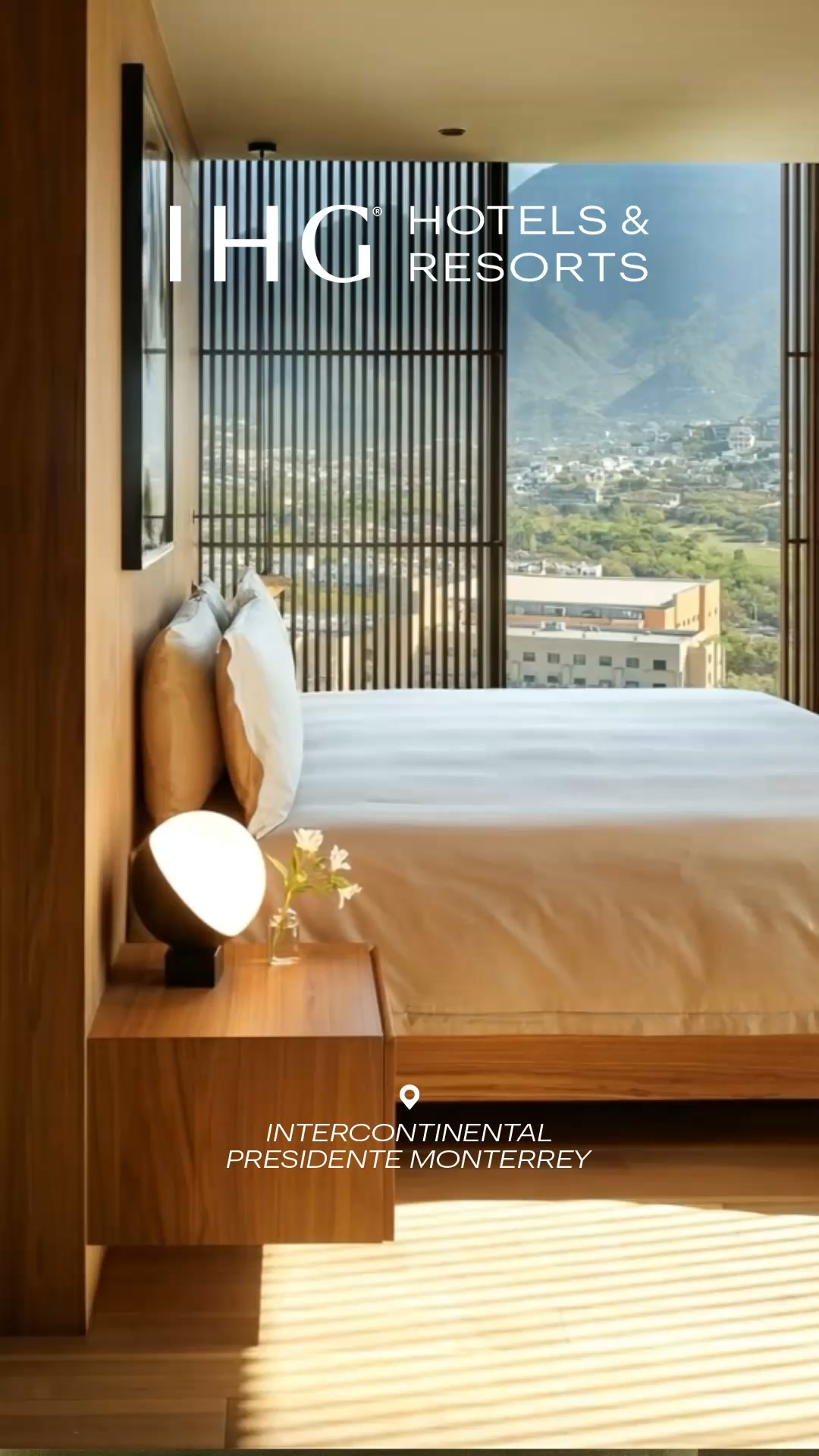 IHG Hotels & Resorts Facebook ad: Haga una escapada a uno de los más…