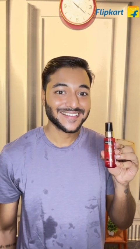 Flipkart Beauty Facebook ad: Say goodbye to monsoon frizz!