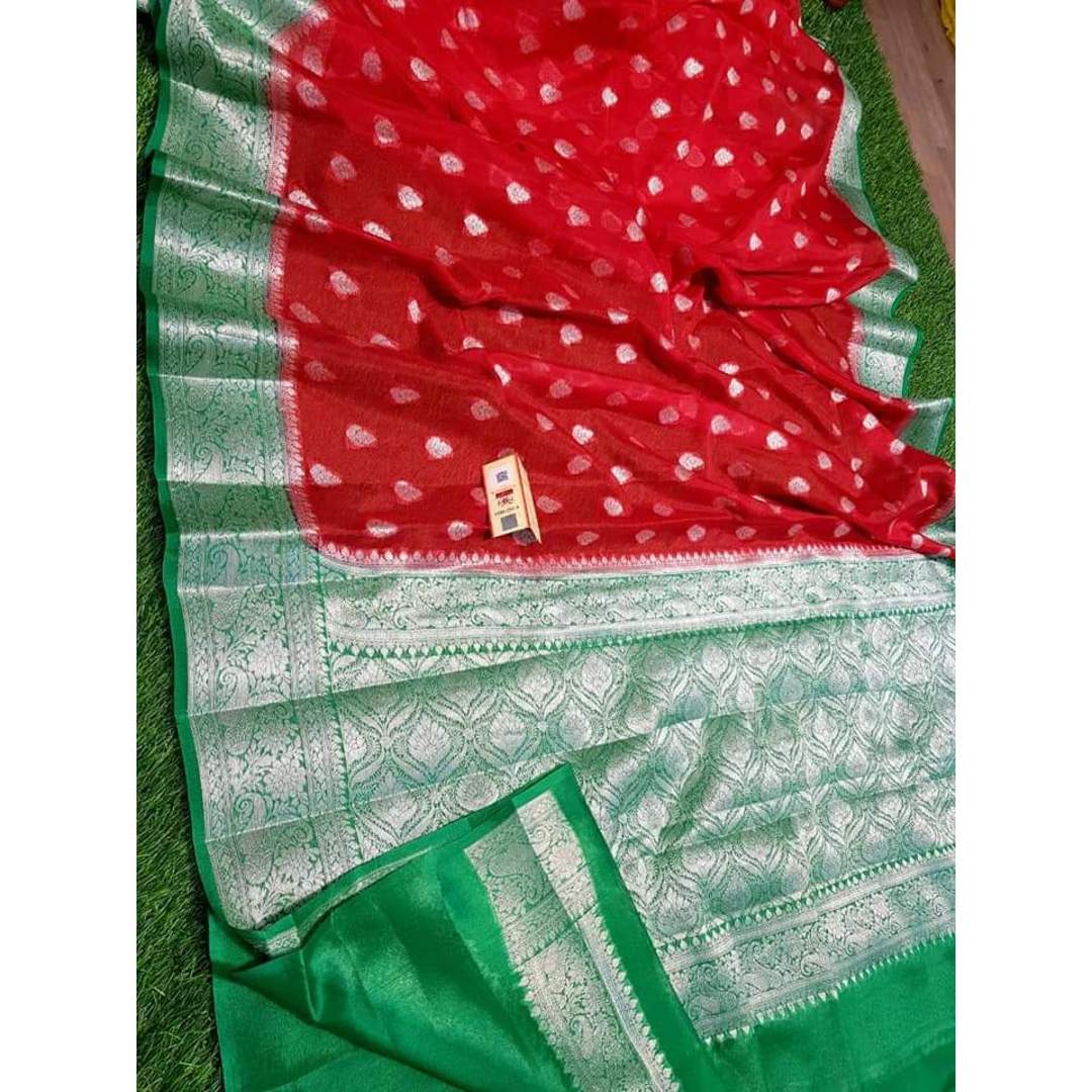 The Handlooms Facebook ad