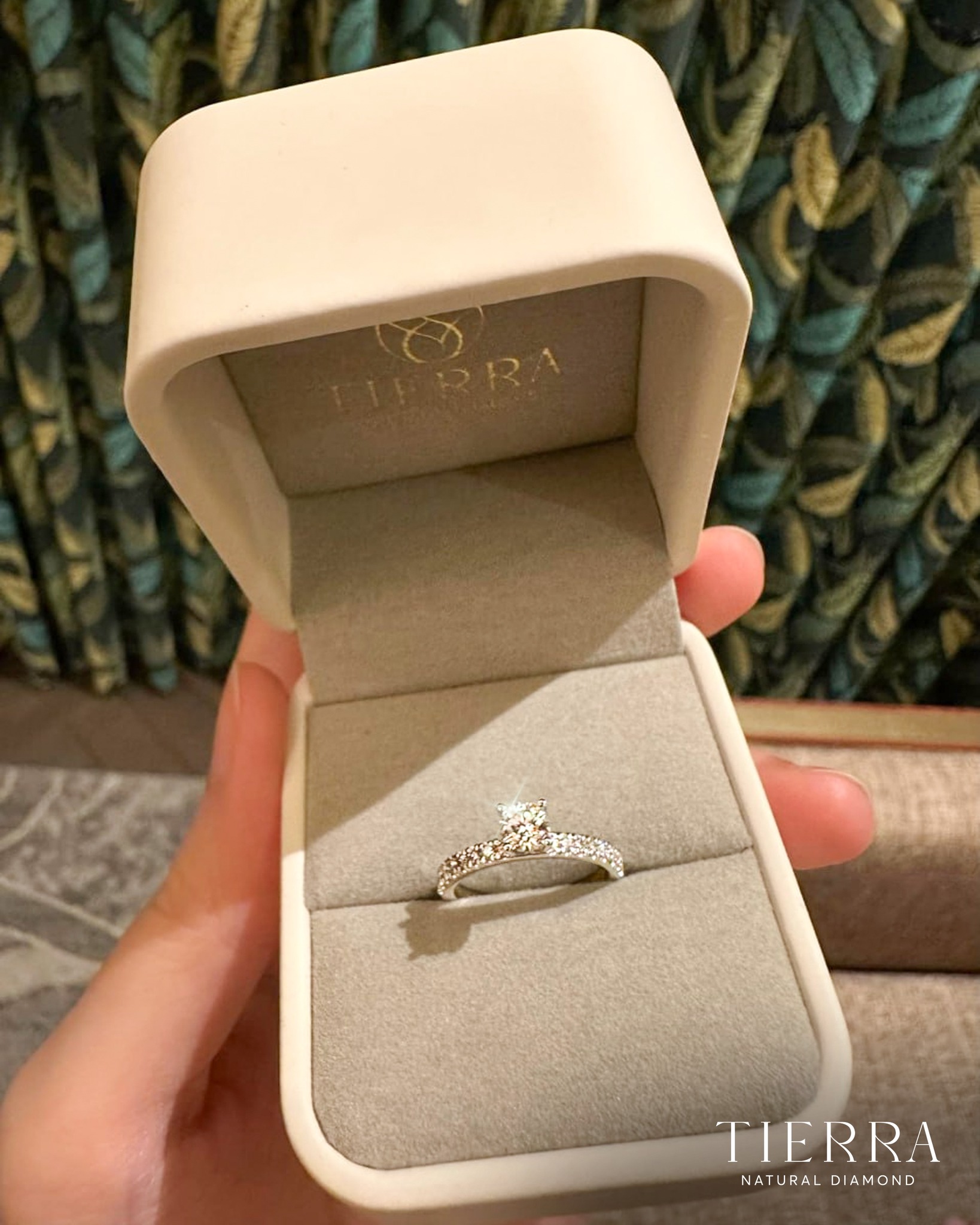 Tierra Diamond Jewelry Facebook ad